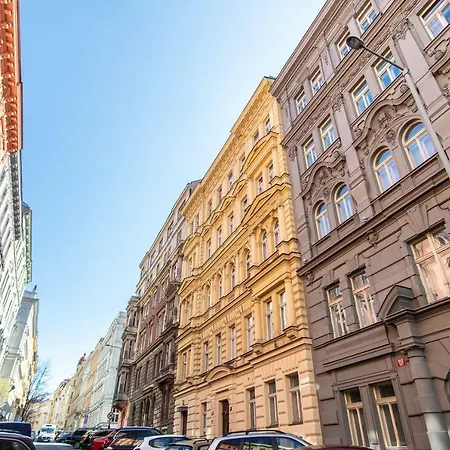 National Museum Apartment Near Wenceslas Sq. By Easybnb * Прага